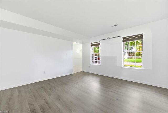 165 Little John PL, Newport News, VA 23602