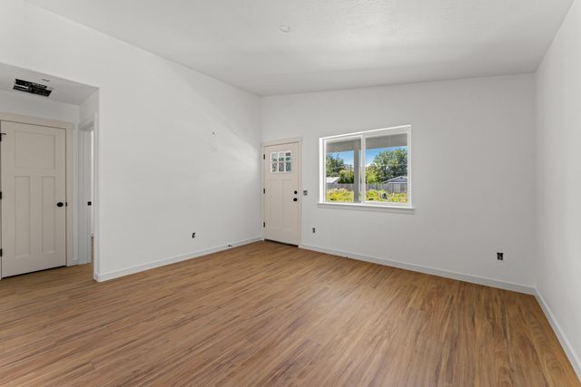 1407 Fruitdale Drive UNIT 2, Grants Pass, OR 97527