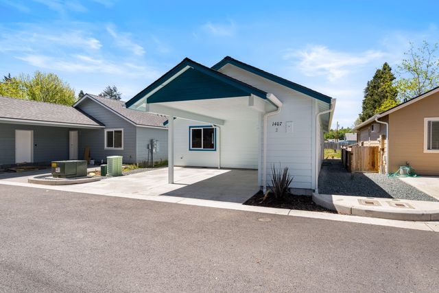 1407 Fruitdale Drive UNIT 2, Grants Pass, OR 97527