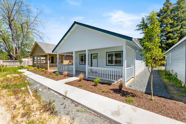 1407 Fruitdale Drive UNIT 2, Grants Pass, OR 97527