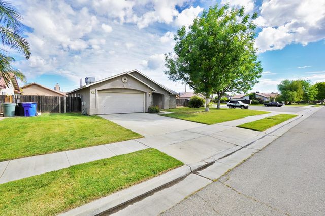 950 Geneva Drive, Lemoore, CA 93245