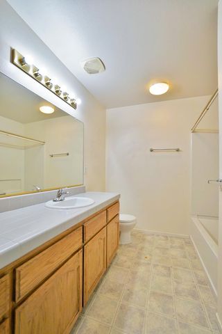 950 Geneva Drive, Lemoore, CA 93245