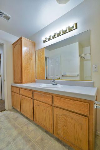 950 Geneva Drive, Lemoore, CA 93245