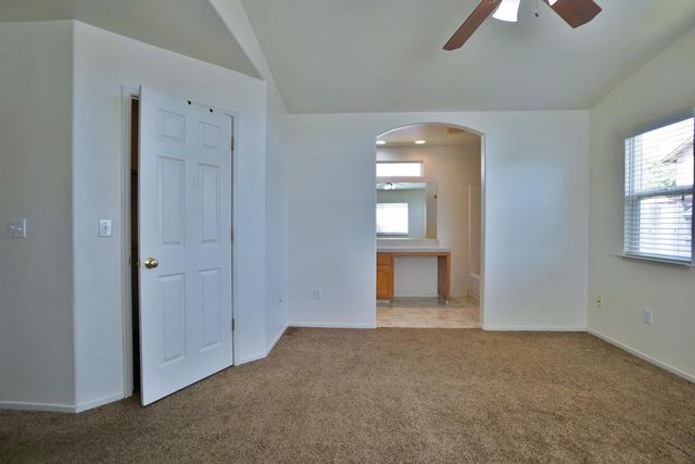 950 Geneva Drive, Lemoore, CA 93245