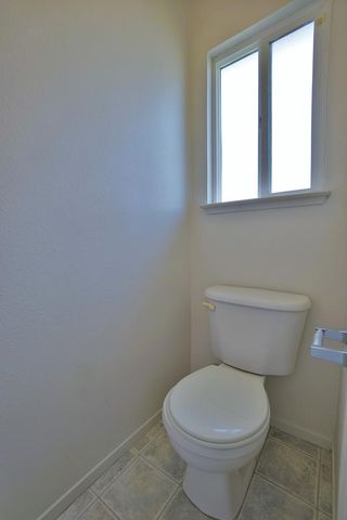 950 Geneva Drive, Lemoore, CA 93245