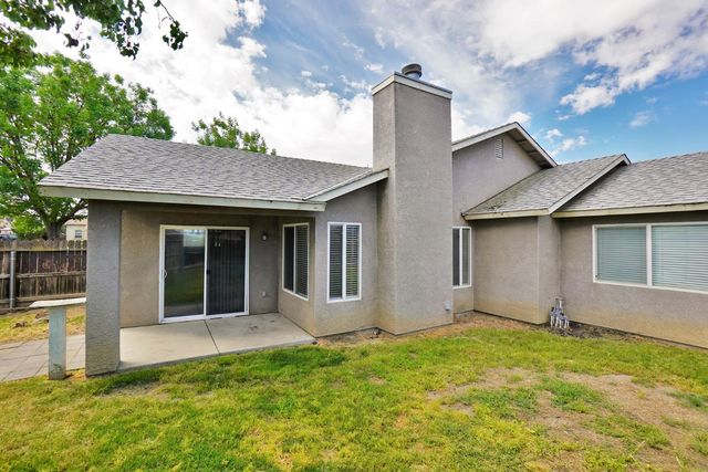 950 Geneva Drive, Lemoore, CA 93245