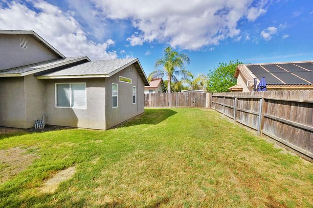 950 Geneva Drive, Lemoore, CA 93245