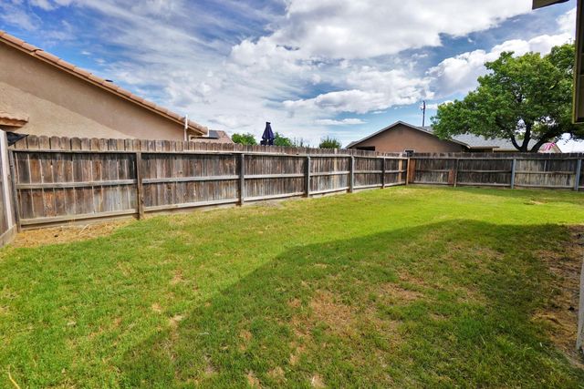 950 Geneva Drive, Lemoore, CA 93245