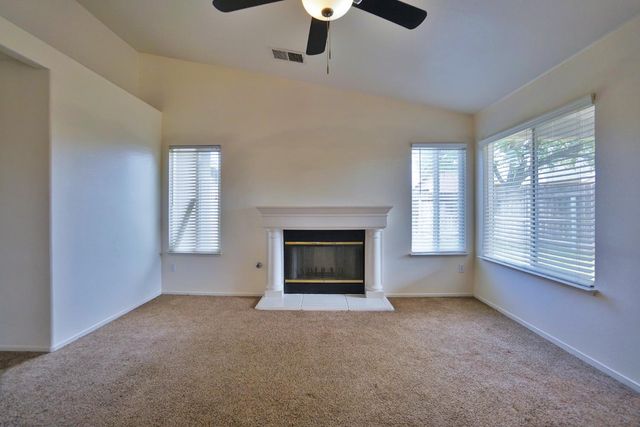 950 Geneva Drive, Lemoore, CA 93245