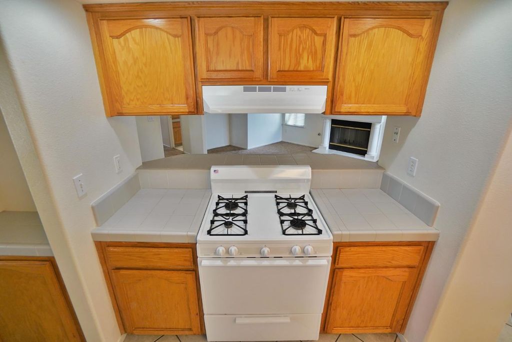 Image 16 of property listing at 950 Geneva Drive, Lemoore, CA 93245