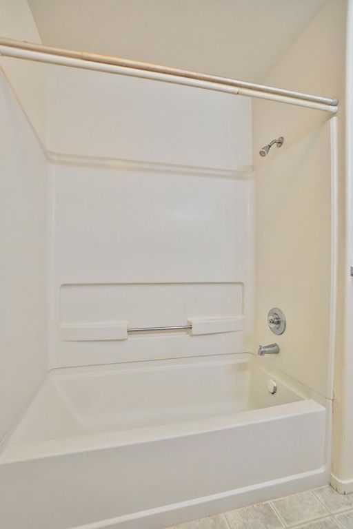 Image 22 of property listing at 950 Geneva Drive, Lemoore, CA 93245