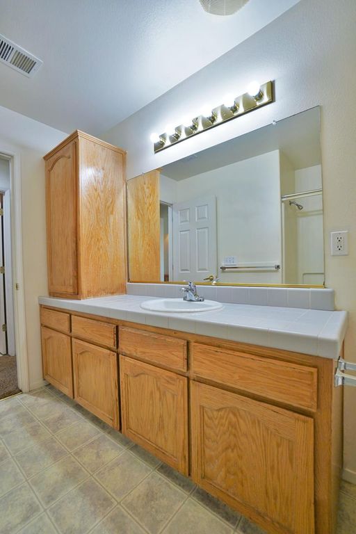 Image 23 of property listing at 950 Geneva Drive, Lemoore, CA 93245