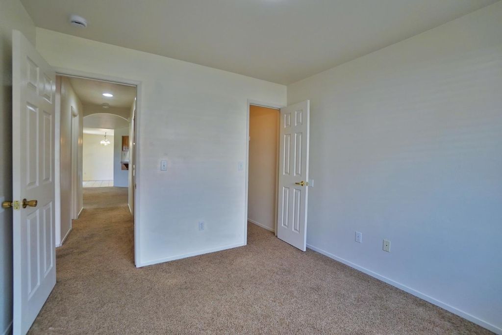 Image 26 of property listing at 950 Geneva Drive, Lemoore, CA 93245