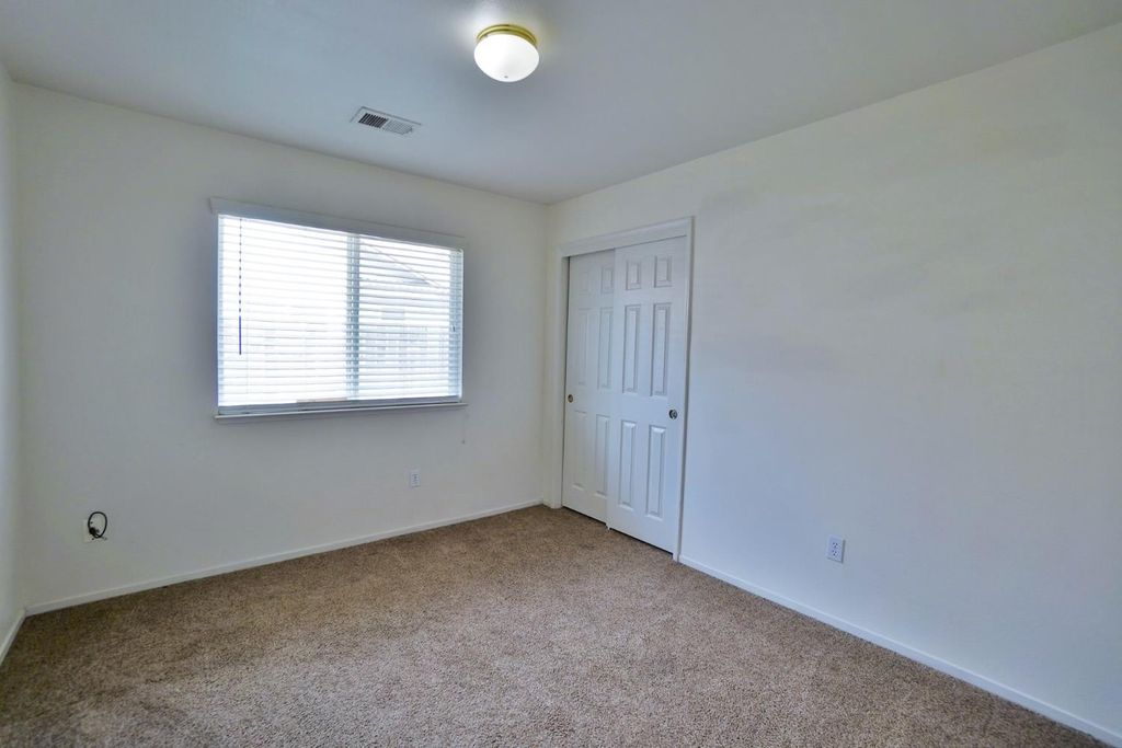 Image 27 of property listing at 950 Geneva Drive, Lemoore, CA 93245