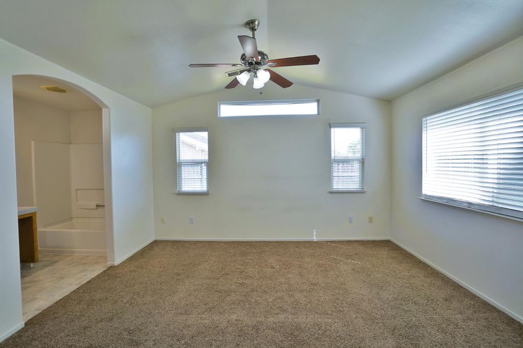 Image 29 of property listing at 950 Geneva Drive, Lemoore, CA 93245