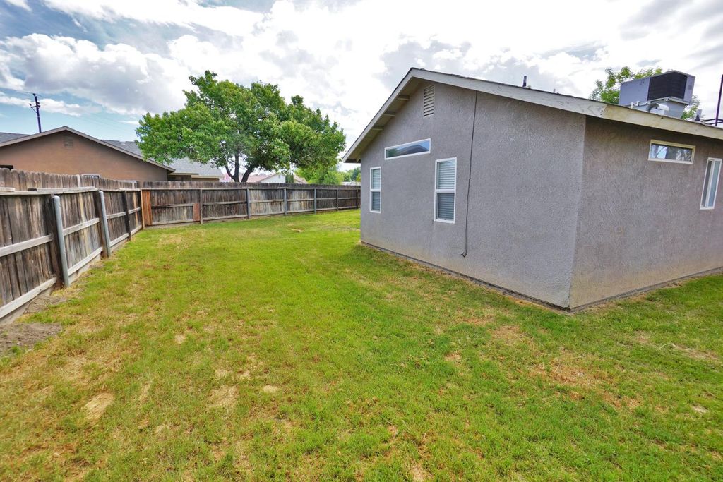 Image 45 of property listing at 950 Geneva Drive, Lemoore, CA 93245