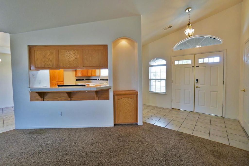 Image 5 of property listing at 950 Geneva Drive, Lemoore, CA 93245
