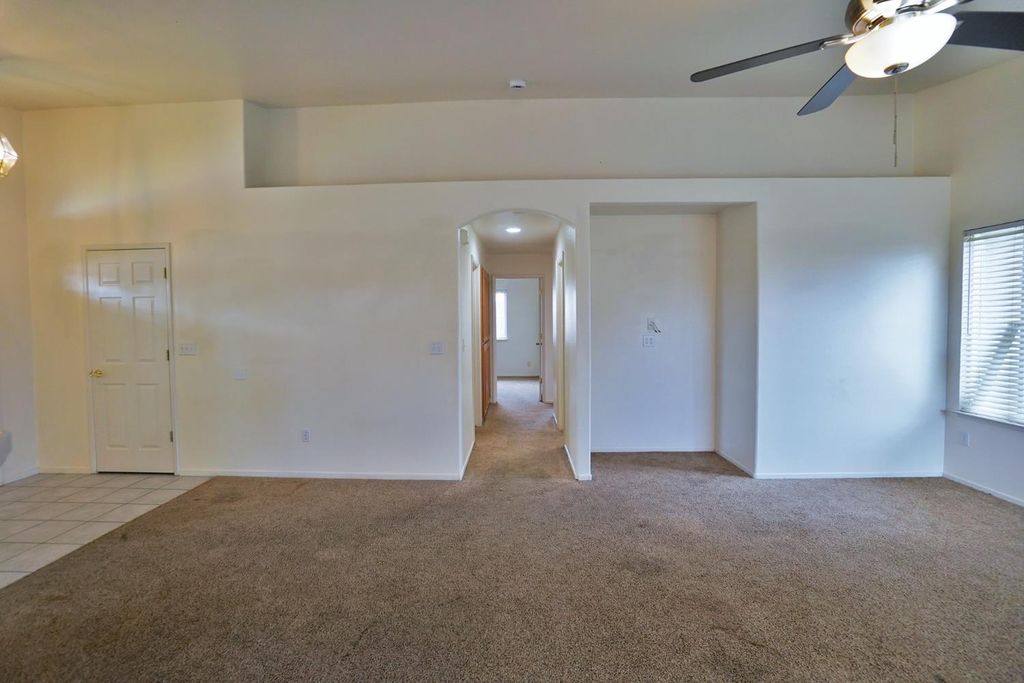 Image 7 of property listing at 950 Geneva Drive, Lemoore, CA 93245