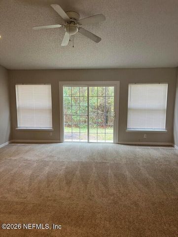 11008 APPLE BLOSSOM Trail W, Jacksonville, FL 32218