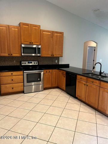 11008 APPLE BLOSSOM Trail W, Jacksonville, FL 32218