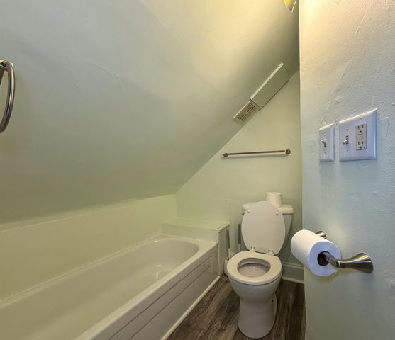 904 Jessamine Avenue E, Saint Paul, MN 55106