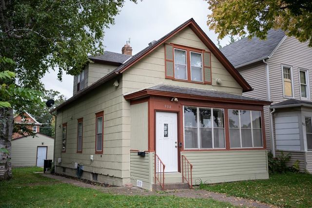 904 Jessamine Avenue E, Saint Paul, MN 55106