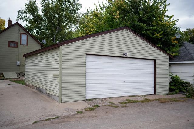 904 Jessamine Avenue E, Saint Paul, MN 55106