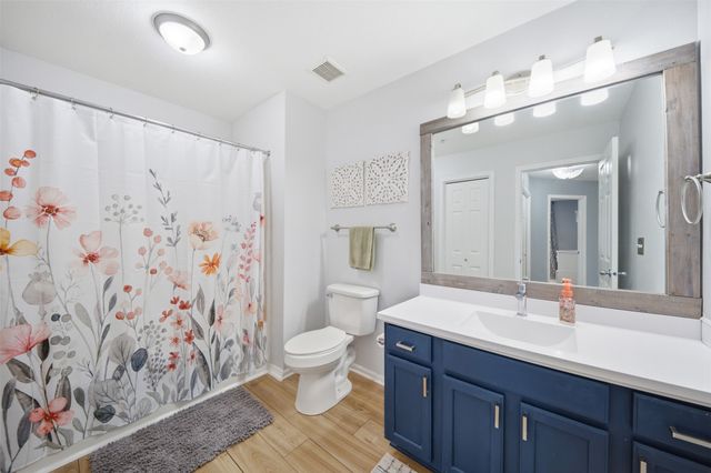 8610 Ep True Parkway 2012, West Des Moines, IA 50266