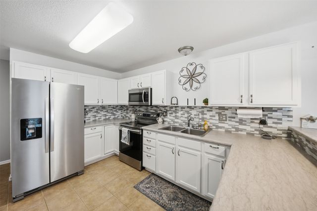 8610 Ep True Parkway 2012, West Des Moines, IA 50266