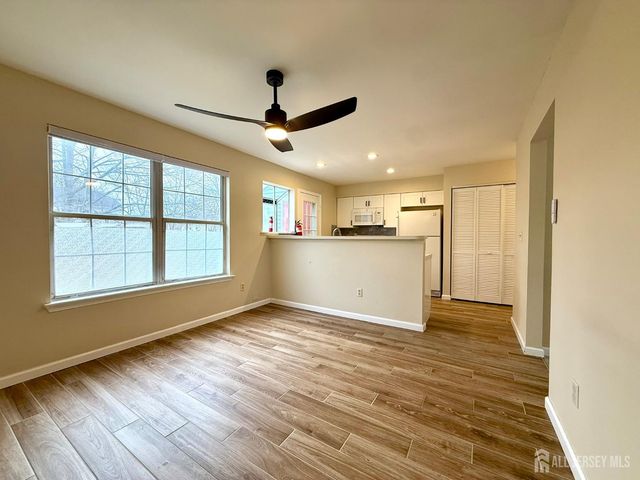 384 Inwood Court, Franklin, NJ 08873