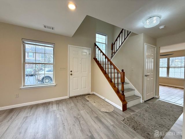 384 Inwood Court, Franklin, NJ 08873