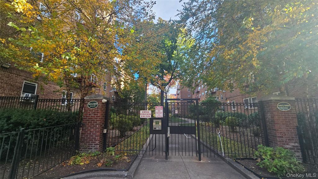 44-69 Kissena Boulevard 4M, Flushing, NY 11355