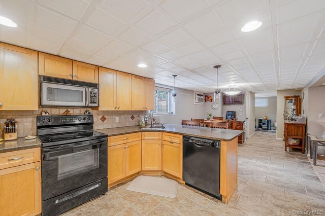 159 Shady Lane, Smithtown, NY 11787