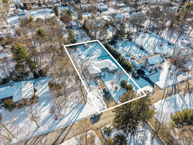 159 Shady Lane, Smithtown, NY 11787