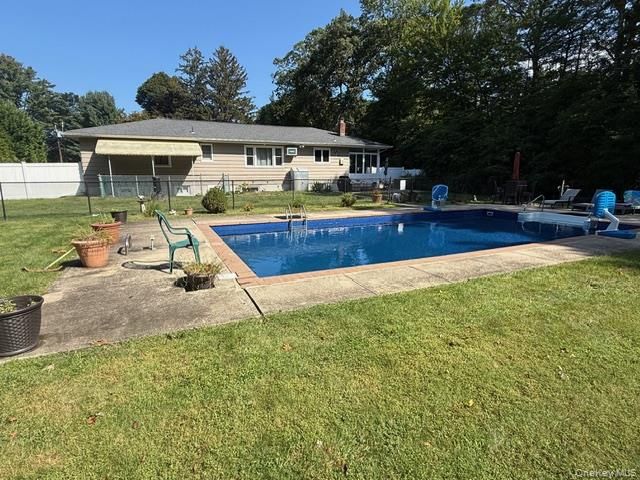 159 Shady Lane, Smithtown, NY 11787