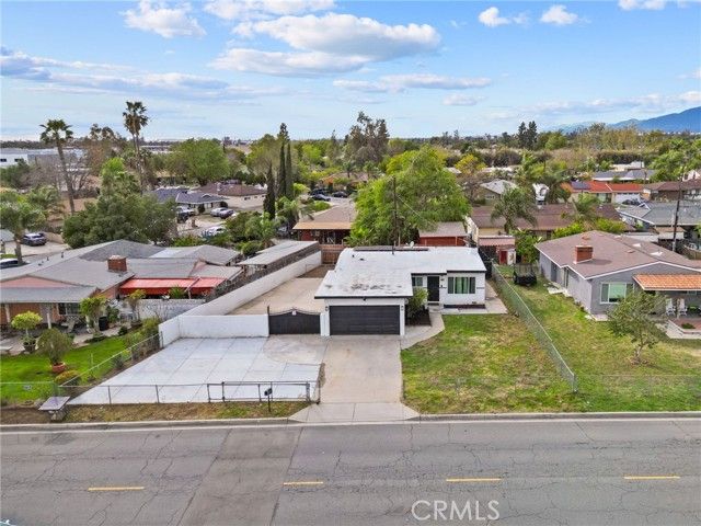 9952 Catawba, Fontana, CA 92335