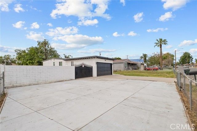 9952 Catawba, Fontana, CA 92335