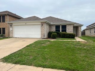 2132 Van Zandt Drive, Grand Prairie, TX 75052