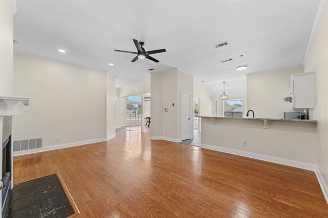 1064 The Meadows Parkway, Desoto, TX 75115