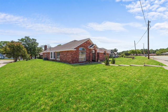 1064 The Meadows Parkway, Desoto, TX 75115