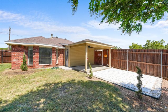 1064 The Meadows Parkway, Desoto, TX 75115