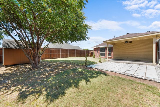 1064 The Meadows Parkway, Desoto, TX 75115