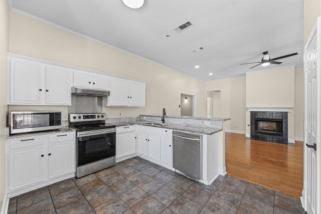 1064 The Meadows Parkway, Desoto, TX 75115