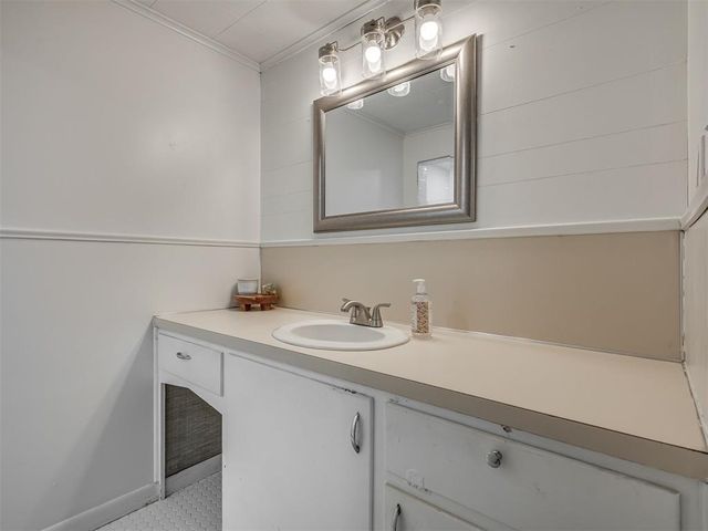 45 E Drummond Street, Shawnee, OK 74801