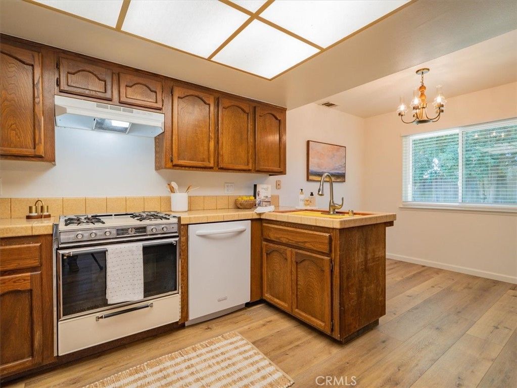 Image 15 of property listing at 470 Wilson Court, Santa Maria, CA 93455