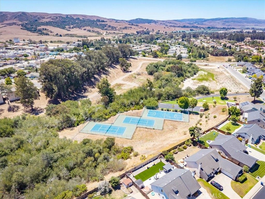 Image 41 of property listing at 470 Wilson Court, Santa Maria, CA 93455