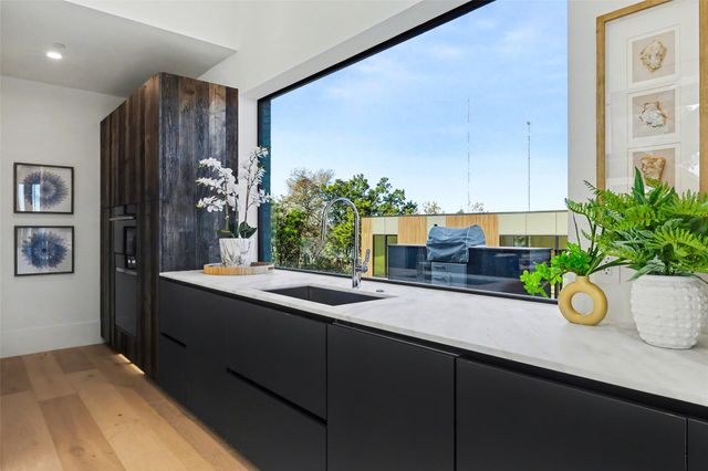 2404 Camino Alto RD, Austin, TX 78746