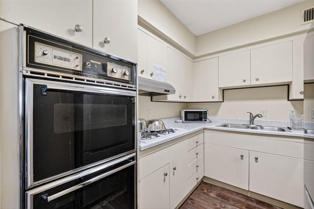 2600 Bellefontaine St Apt D24,, Houston, TX 77025