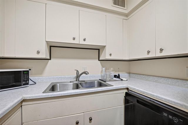2600 Bellefontaine St Apt D24,, Houston, TX 77025