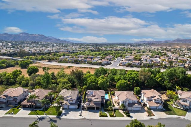 23673 Hayes, Murrieta, CA 92562